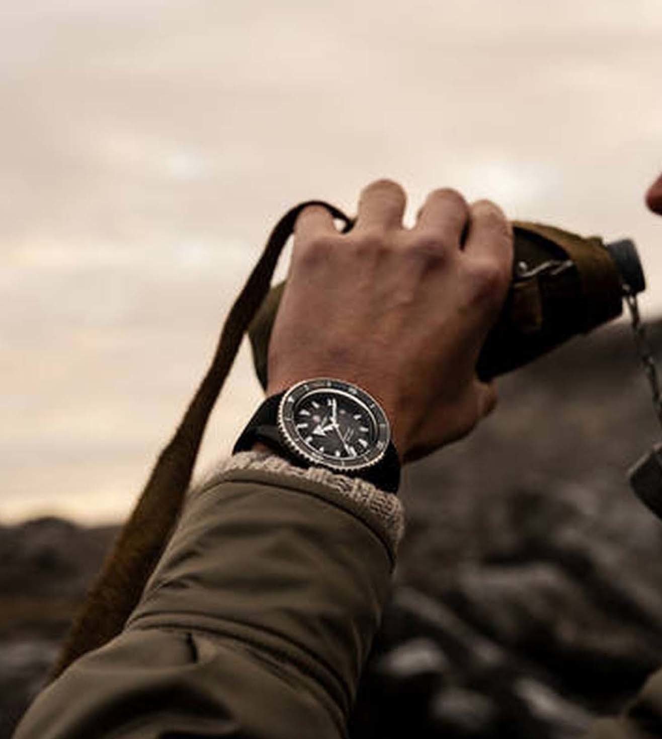 R32129158 | RADO Captain Cook Analog Watch for Men