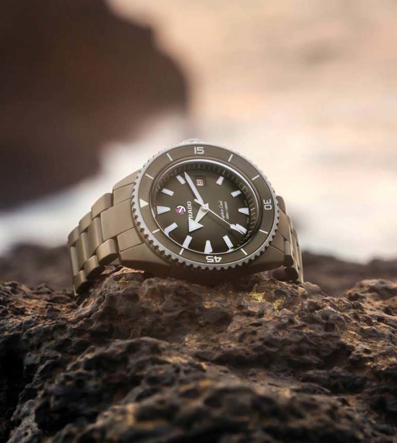 R32130312 | RADO Captain Cook Analog Watch for Men