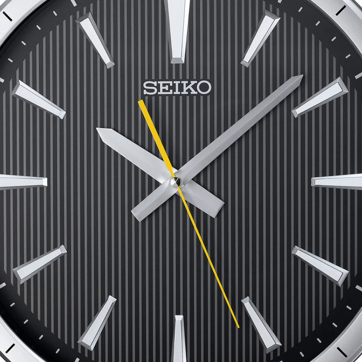 Seiko Wall Clock Silver Plastic Elegant Round Analog Dial QXA802SN