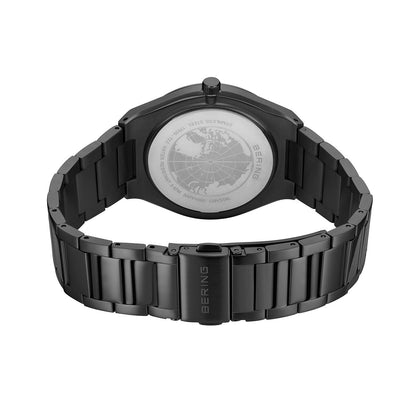 Bering Classic Black Dial Analog stainless steel Men's Watch 17639-722
