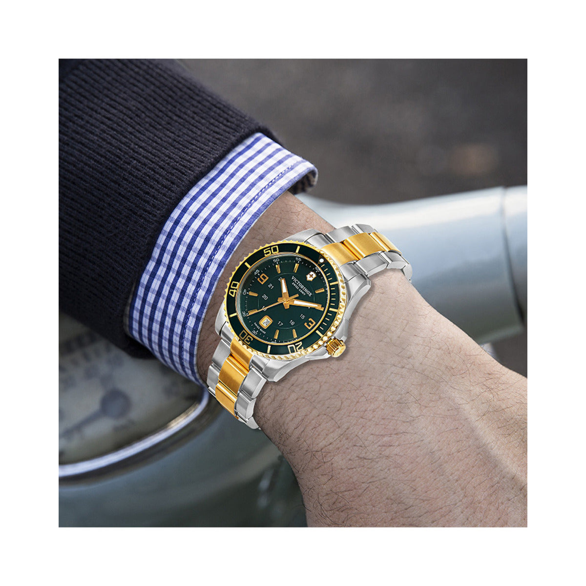 Victorinox MAVERICK Round Green Dial Men Watch 241605