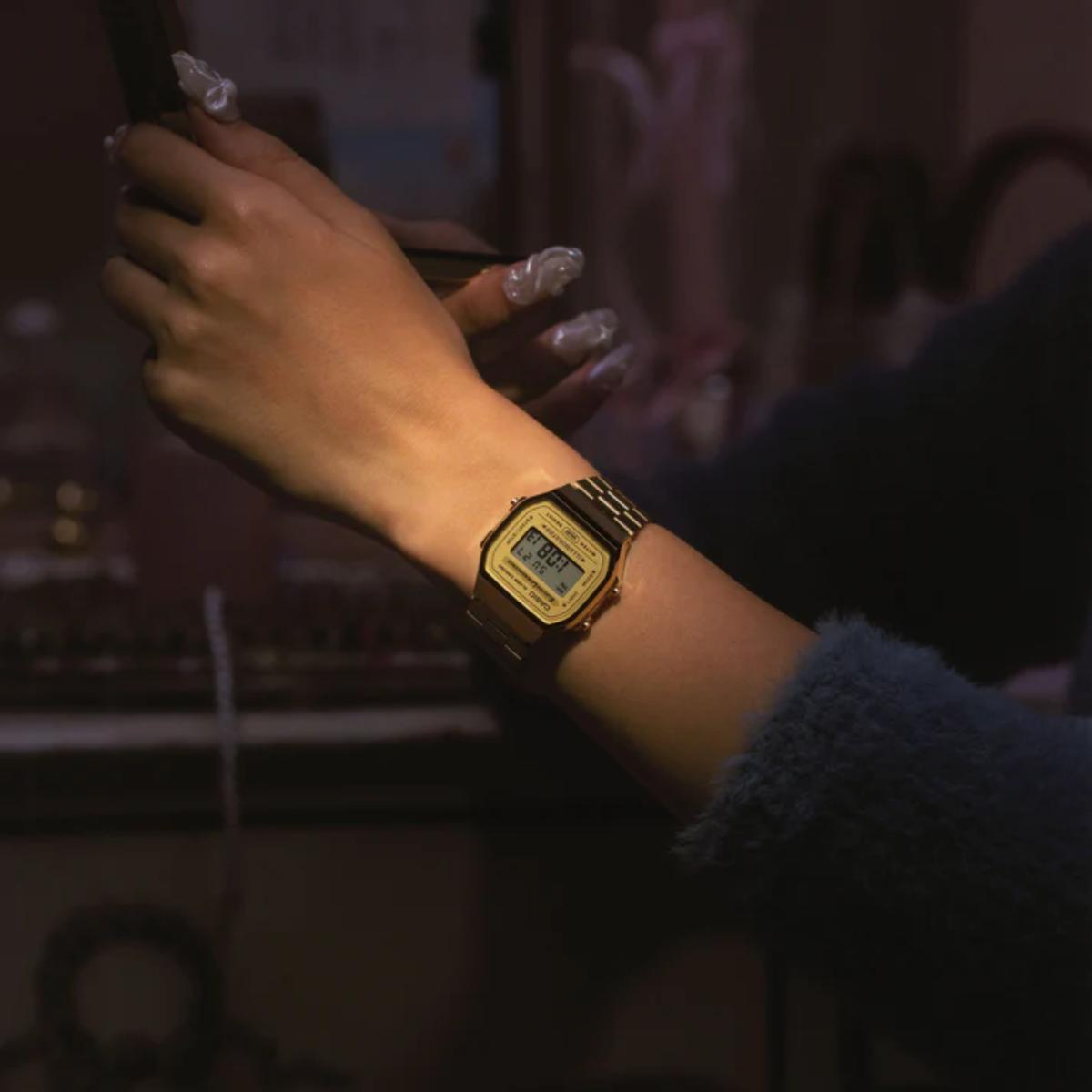 Casio Vintage A168WG-9W Gold Dial Digital Unisex Watch D169