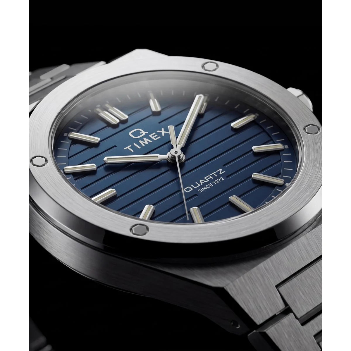 Q Timex Quartz Blue Round Dial Analog Men's Watch TW2Y81400UJ