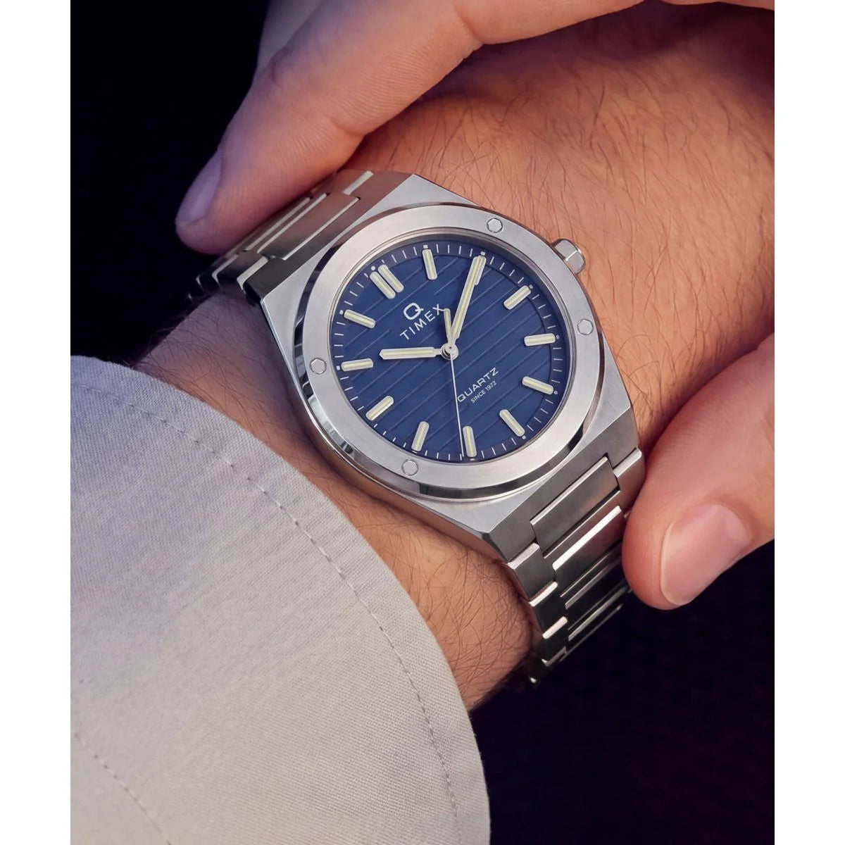 Q Timex Quartz Blue Round Dial Analog Men's Watch TW2Y81400UJ