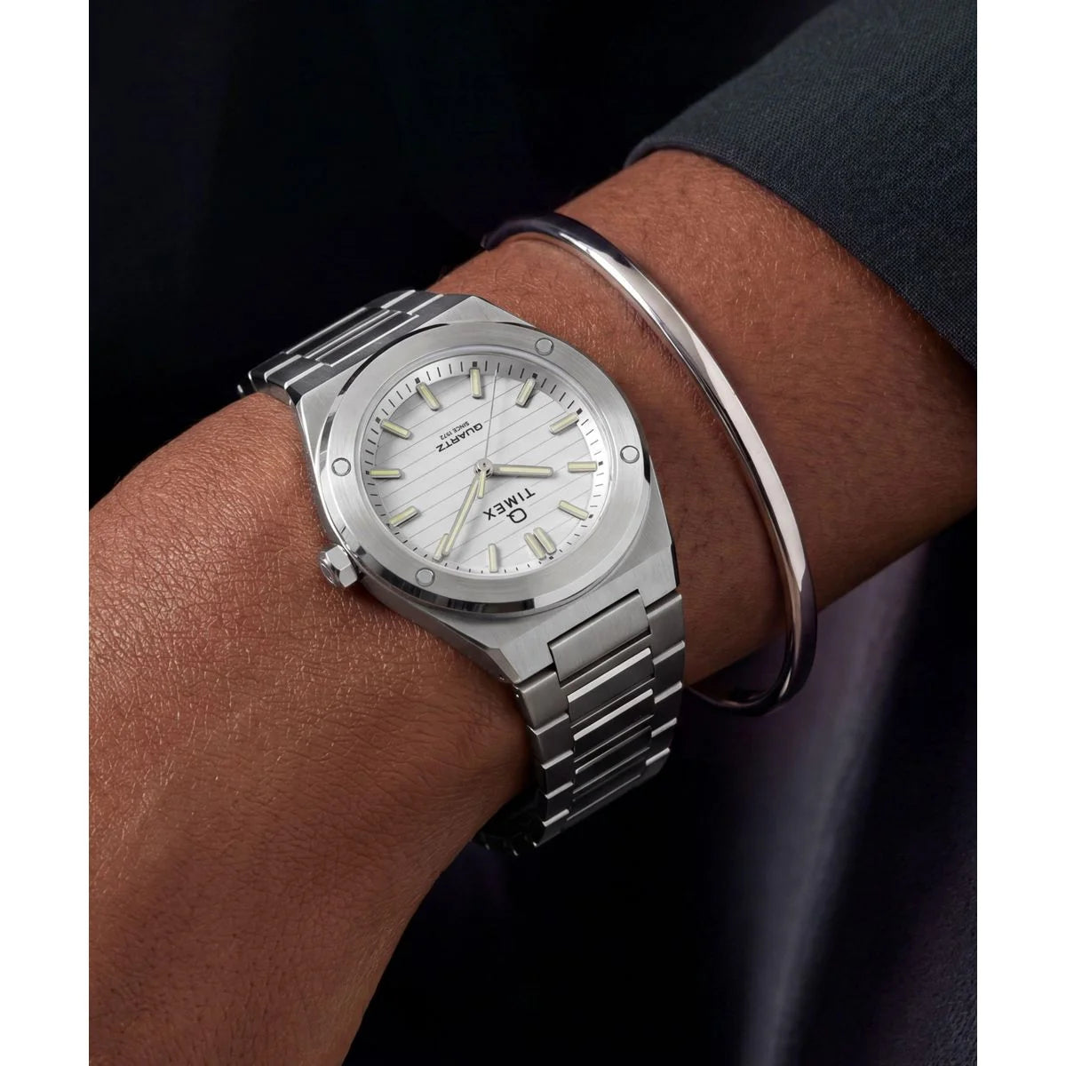 Q Timex Quartz Silver Round Dial Analog Women's Watch TW2Y81800UJ