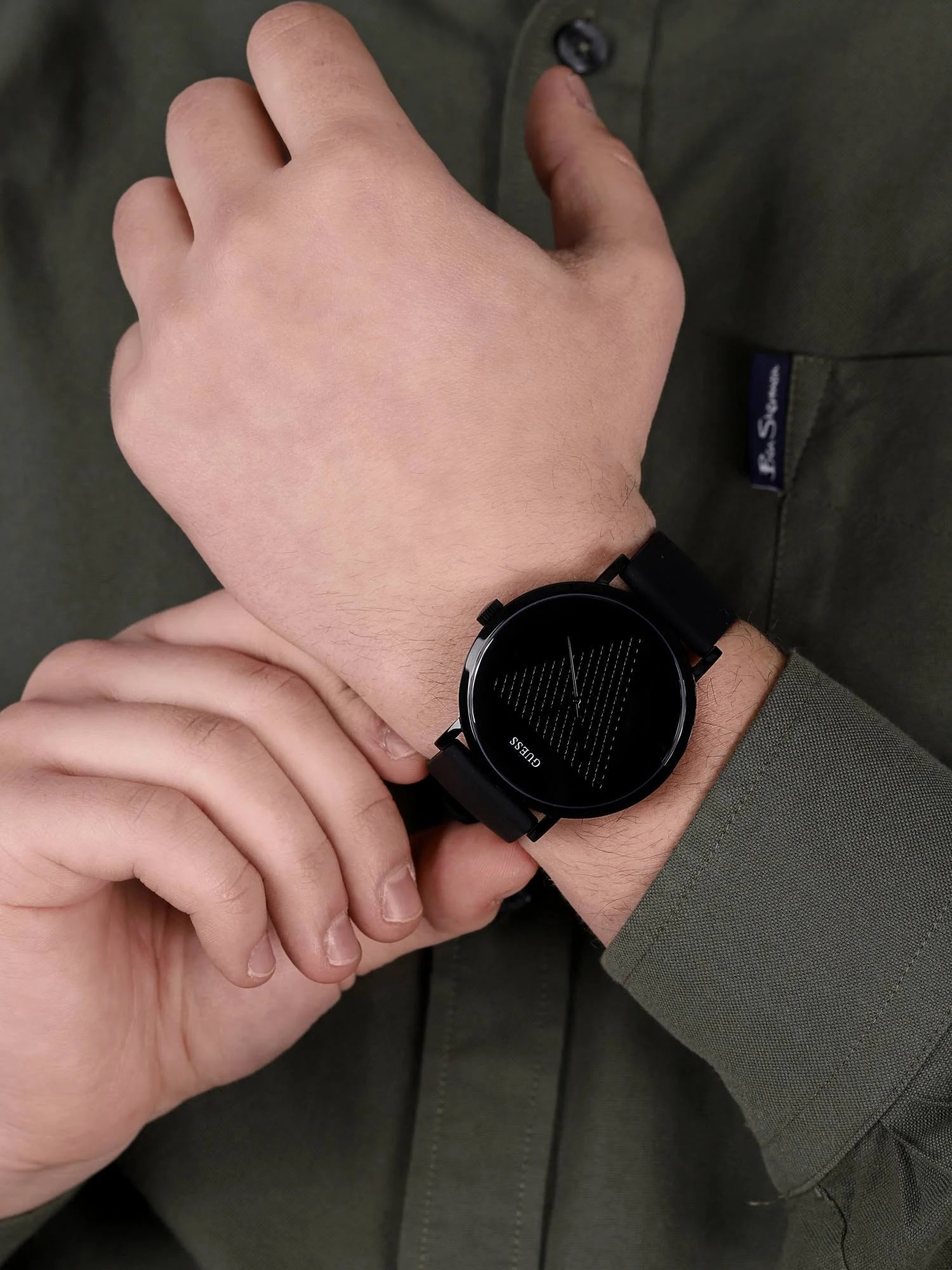 GUESS Imprint Black Round Dial Quartz Analog Men Watch W1161G2